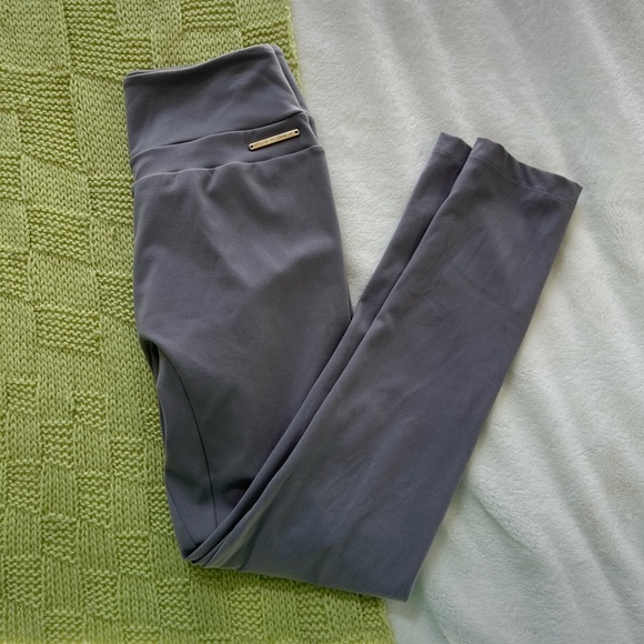 Whittney Simmons Gym shark Leggings - Picture 2 of 4